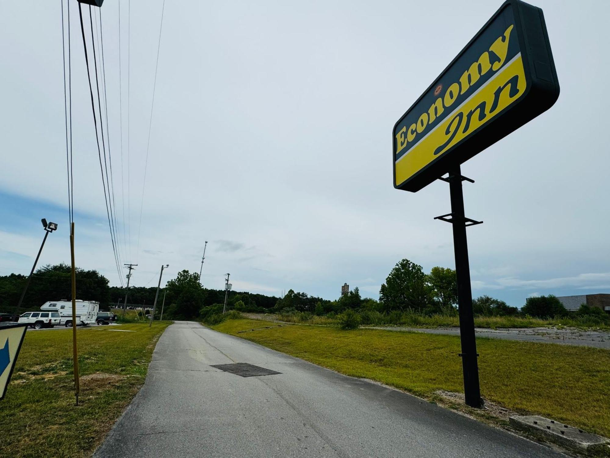 Economy Inn Crossville Eksteriør bilde