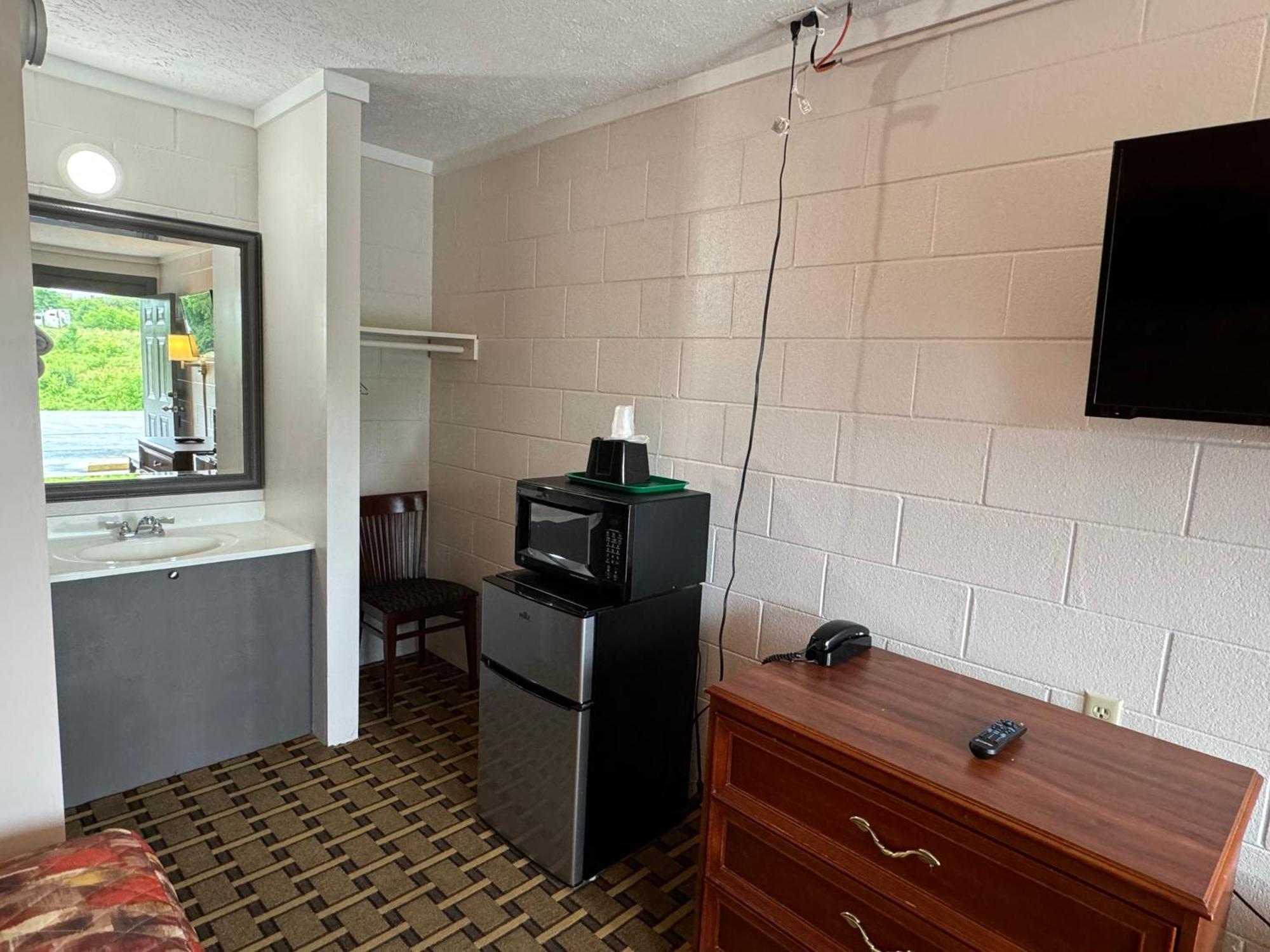 Economy Inn Crossville Eksteriør bilde